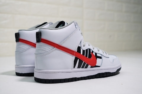 Les baskets Nike SB Dunk allient un style emblématique à un confort supérieur. Leur design légendaire et leurs matériaux de haute qualité. Pas cher.le moins cher .