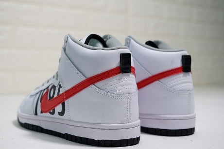 Les baskets Nike SB Dunk allient un style emblématique à un confort supérieur. Leur design légendaire et leurs matériaux de haute qualité. Pas cher.le moins cher .