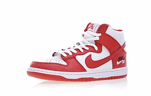 Les baskets Nike SB Dunk allient un style emblématique à un confort supérieur. Leur design légendaire et leurs matériaux de haute qualité. Pas cher.le moins cher .