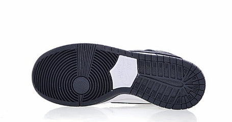 Les baskets Nike SB Dunk allient un style emblématique à un confort supérieur. Leur design légendaire et leurs matériaux de haute qualité. Pas cher.le moins cher .