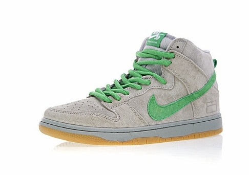 Les baskets Nike SB Dunk allient un style emblématique à un confort supérieur. Leur design légendaire et leurs matériaux de haute qualité. Pas cher.le moins cher .