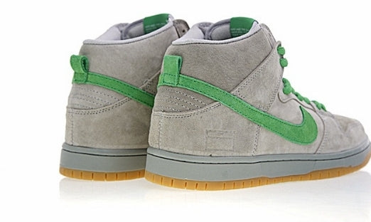 Les baskets Nike SB Dunk allient un style emblématique à un confort supérieur. Leur design légendaire et leurs matériaux de haute qualité. Pas cher.le moins cher .