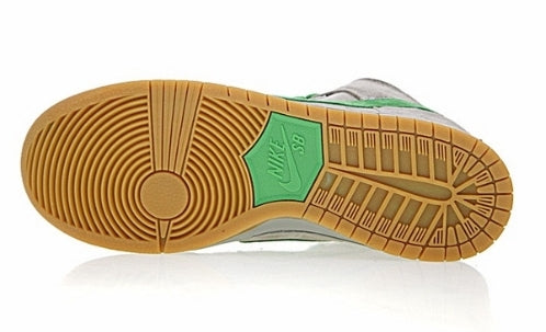 Les baskets Nike SB Dunk allient un style emblématique à un confort supérieur. Leur design légendaire et leurs matériaux de haute qualité. Pas cher.le moins cher .