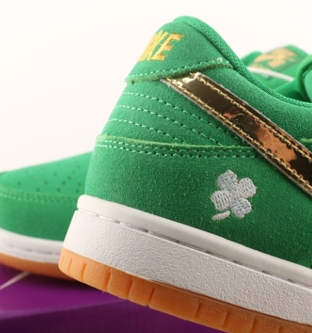 Les baskets Nike SB Dunk allient un style emblématique à un confort supérieur. Leur design légendaire et leurs matériaux de haute qualité. Pas cher.le moins cher .