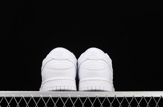 les baskets Nike SB Dunk femme Low sont un témoignage de l'engagement de Nike à combiner style et innovation.
