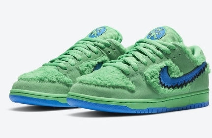 les baskets Nike SB Dunk femme Low sont un témoignage de l'engagement de Nike à combiner style et innovation.