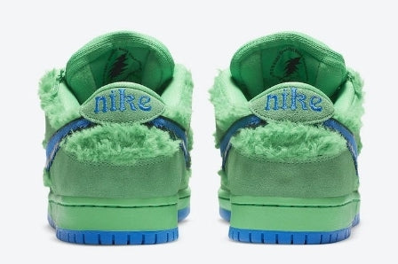 les baskets Nike SB Dunk femme Low sont un témoignage de l'engagement de Nike à combiner style et innovation.