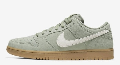 les baskets Nike SB Dunk femme Low sont un témoignage de l'engagement de Nike à combiner style et innovation.