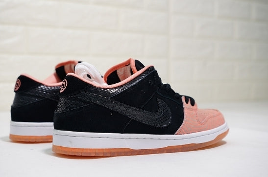 les baskets Nike SB Dunk femme Low sont un témoignage de l'engagement de Nike à combiner style et innovation.