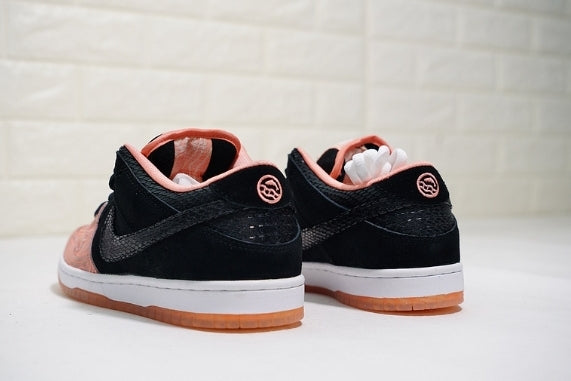 les baskets Nike SB Dunk femme Low sont un témoignage de l'engagement de Nike à combiner style et innovation.