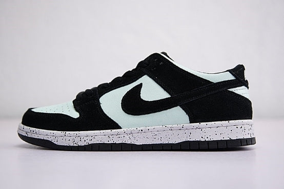 les baskets Nike SB Dunk femme Low sont un témoignage de l'engagement de Nike à combiner style et innovation.
