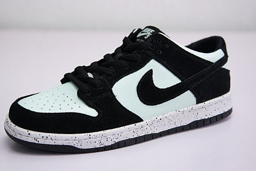 les baskets Nike SB Dunk femme Low sont un témoignage de l'engagement de Nike à combiner style et innovation.