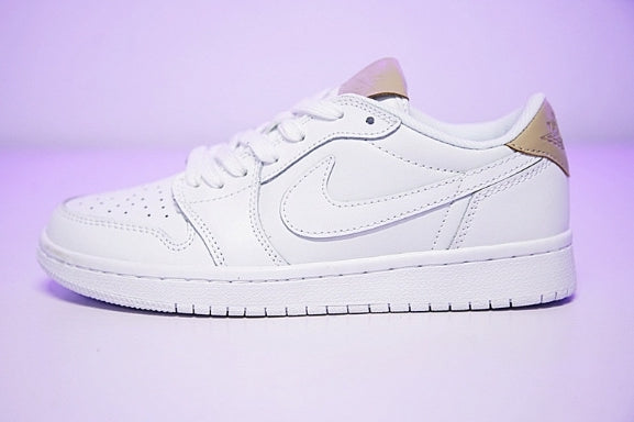 les baskets Nike SB Dunk femme Low sont un témoignage de l'engagement de Nike à combiner style et innovation.
