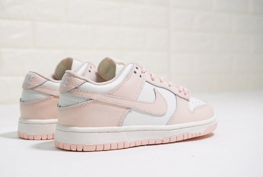 les baskets Nike SB Dunk femme Low sont un témoignage de l'engagement de Nike à combiner style et innovation.