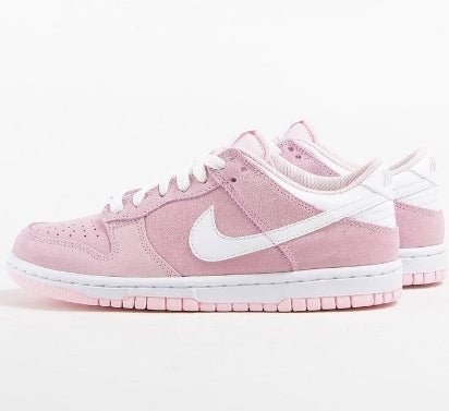 les baskets Nike SB Dunk femme Low sont un témoignage de l'engagement de Nike à combiner style et innovation.