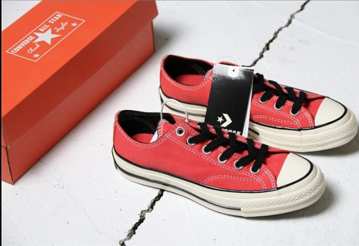 Les baskets Converse Femme se distinguent par leur design iconique et leur esthétique vintage. exceptionnel les couleurs de l'Amérique