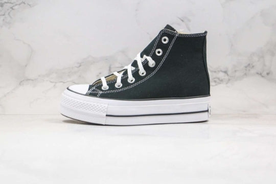 Les baskets Converse Femme se distinguent par leur design iconique et leur esthétique vintage. exceptionnel les couleurs de l'Amérique