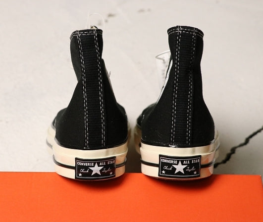 Les baskets Converse Femme se distinguent par leur design iconique et leur esthétique vintage. exceptionnel les couleurs de l'Amérique