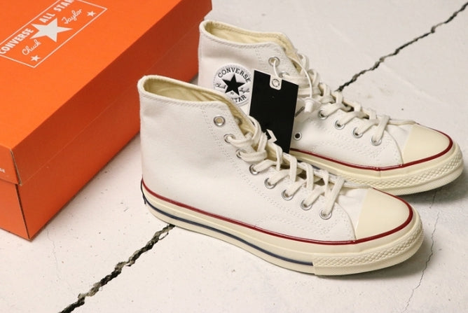 Les baskets Converse Femme se distinguent par leur design iconique et leur esthétique vintage. exceptionnel les couleurs de l'Amérique
