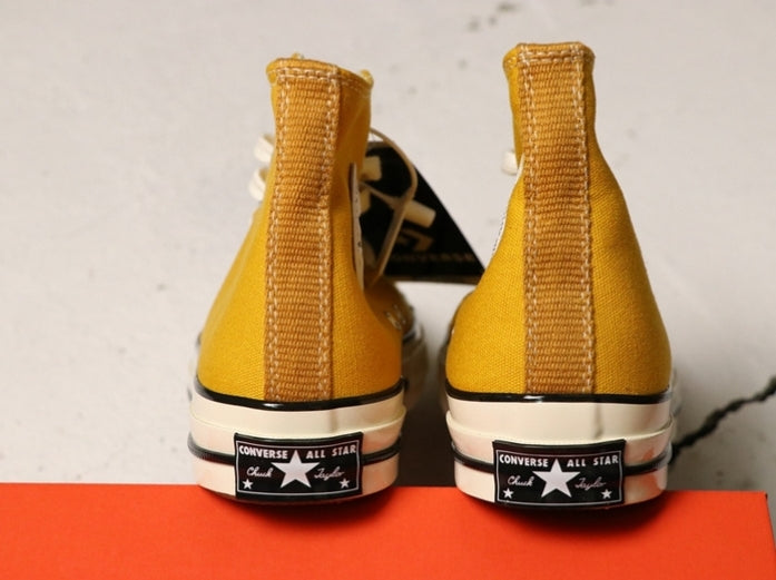 Les baskets Converse Femme se distinguent par leur design iconique et leur esthétique vintage. exceptionnel les couleurs de l'Amérique