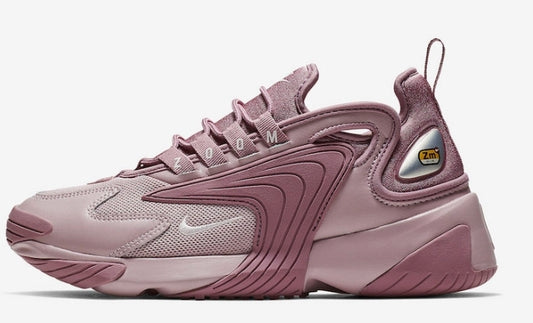 Les baskets Nike Air Zoom Femme se démarquent par leur design sportif et moderne, conçu pour maximiser les performances exceptionnelles