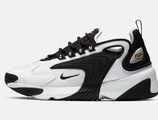 Les baskets Nike Air Zoom Femme se démarquent par leur design sportif et moderne, conçu pour maximiser les performances exceptionnelles