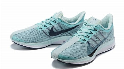 Les baskets Nike Air Zoom Femme se démarquent par leur design sportif et moderne, conçu pour maximiser les performances exceptionnelles