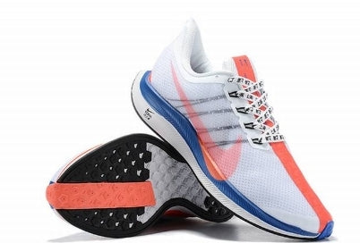 Les baskets Nike Air Zoom Femme se démarquent par leur design sportif et moderne, conçu pour maximiser les performances exceptionnelles