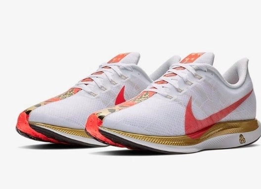 Les baskets Nike Air Zoom Femme se démarquent par leur design sportif et moderne, conçu pour maximiser les performances exceptionnelles