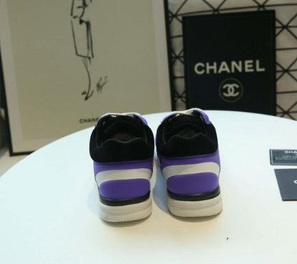 les sneakers Chanel Femme sont un témoignage de l'engagement de Chanel à combiner style et sophistication. Exceptionnel avant-gardistes