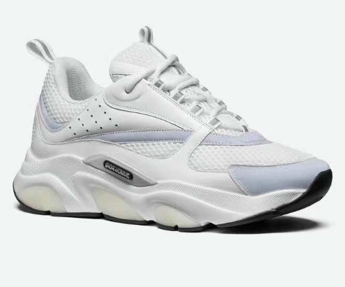Les sneakers Dior Femme incarnent l’alliance parfaite entre élégance intemporelle et design contemporain. Exceptionnel avant-gardistes