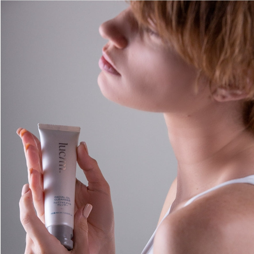 La gamme Lucim Ariix est conçue pour offrir des soins esthétiques haut de gamme qui répondent aux besoins spécifiques de votre peau, tout en révélant son éclat naturel.