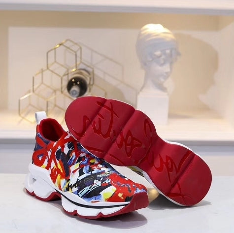 les sneakers Christian Louboutin Femme sont un témoignage de l'engagement de Christian Louboutin à combiner style et sophistication.