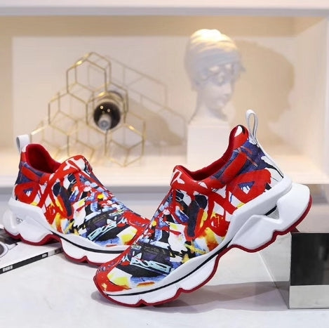 les sneakers Christian Louboutin Femme sont un témoignage de l'engagement de Christian Louboutin à combiner style et sophistication.