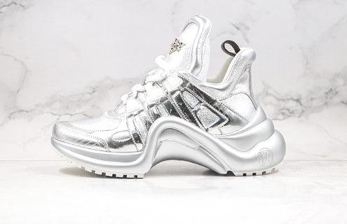 Les sneakers Louis Vuitton Archlight Femme représentent l’équilibre parfait entre l’élégance emblématique et l’innovation stylistique.