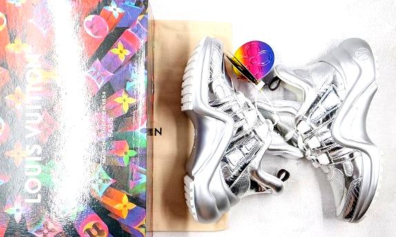 Les sneakers Louis Vuitton Archlight Femme représentent l’équilibre parfait entre l’élégance emblématique et l’innovation stylistique.