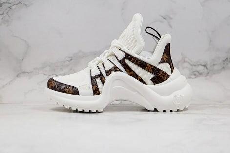 Les sneakers Louis Vuitton Archlight Femme représentent l’équilibre parfait entre l’élégance emblématique et l’innovation stylistique.