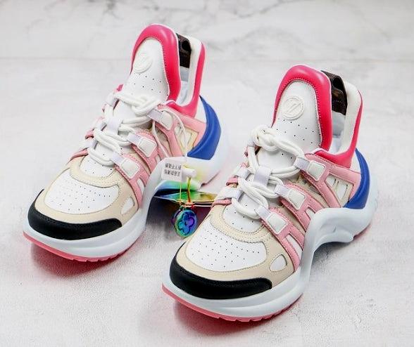 Les sneakers Louis Vuitton Archlight Femme représentent l’équilibre parfait entre l’élégance emblématique et l’innovation stylistique.