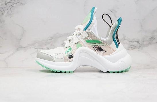 Les sneakers Louis Vuitton Archlight Femme représentent l’équilibre parfait entre l’élégance emblématique et l’innovation stylistique.