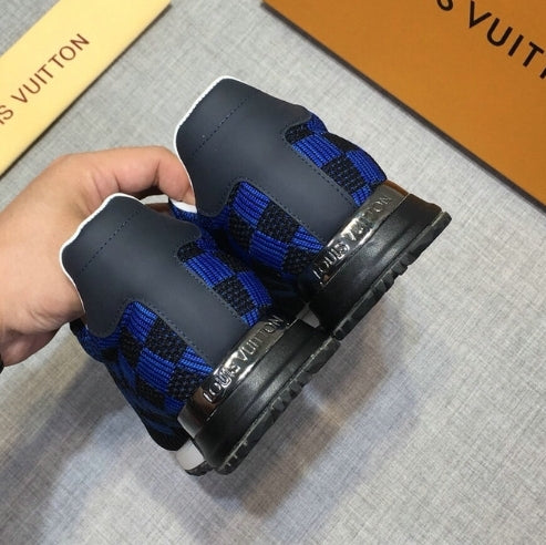 Les sneakers Louis Vuitton Low Femme représentent l’équilibre parfait entre l’élégance emblématique et l’innovation stylistique.