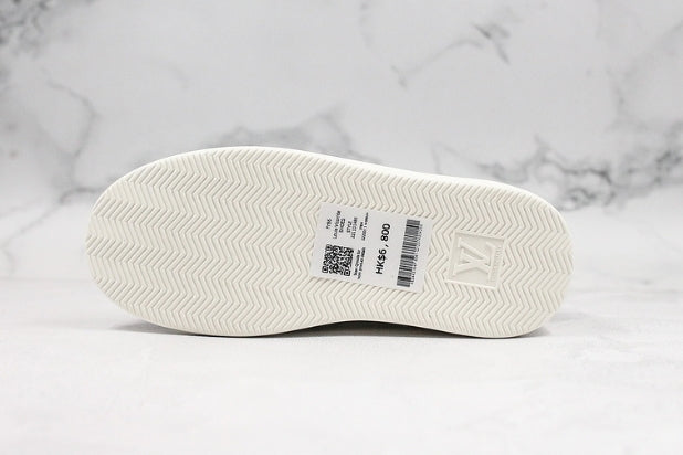 Les sneakers Louis Vuitton Low Femme représentent l’équilibre parfait entre l’élégance emblématique et l’innovation stylistique.