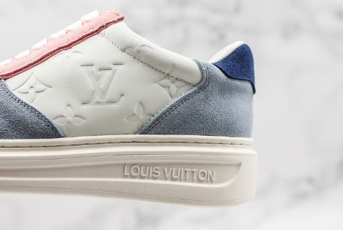 Les sneakers Louis Vuitton Low Femme représentent l’équilibre parfait entre l’élégance emblématique et l’innovation stylistique.