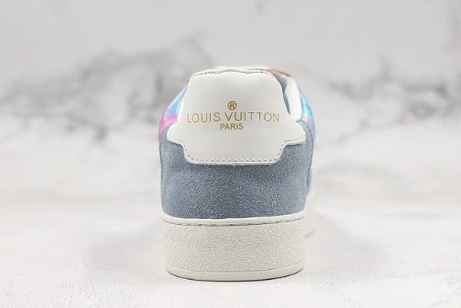 Les sneakers Louis Vuitton Low Femme représentent l’équilibre parfait entre l’élégance emblématique et l’innovation stylistique.