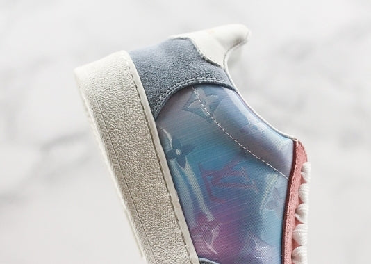 Les sneakers Louis Vuitton Low Femme représentent l’équilibre parfait entre l’élégance emblématique et l’innovation stylistique.
