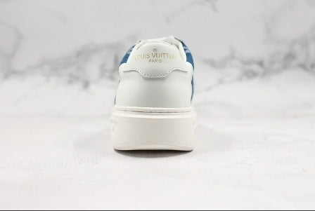 Les sneakers Louis Vuitton Low Femme représentent l’équilibre parfait entre l’élégance emblématique et l’innovation stylistique.