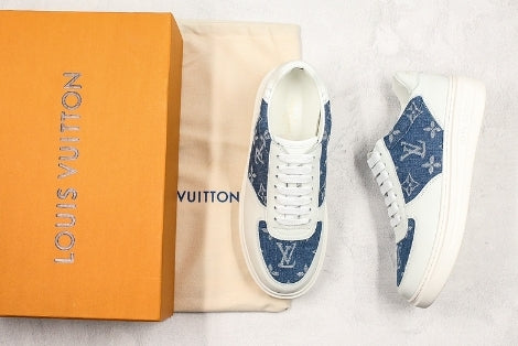 Les sneakers Louis Vuitton Low Femme représentent l’équilibre parfait entre l’élégance emblématique et l’innovation stylistique.