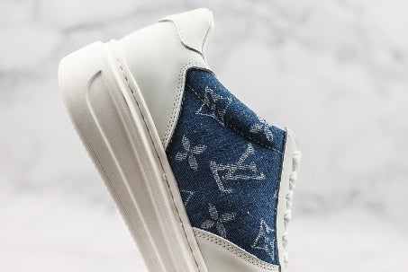 Les sneakers Louis Vuitton Low Femme représentent l’équilibre parfait entre l’élégance emblématique et l’innovation stylistique.