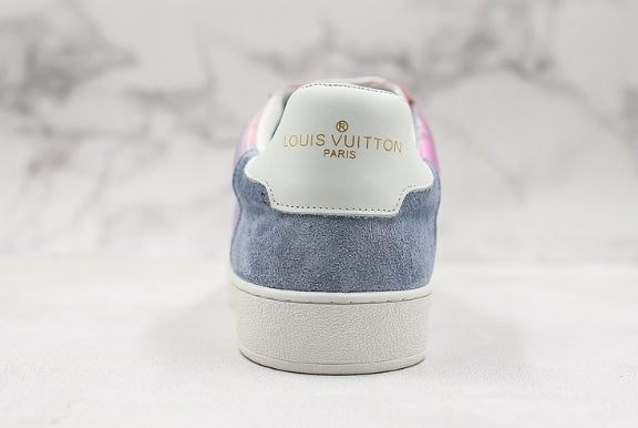 Les sneakers Louis Vuitton Low Femme représentent l’équilibre parfait entre l’élégance emblématique et l’innovation stylistique.