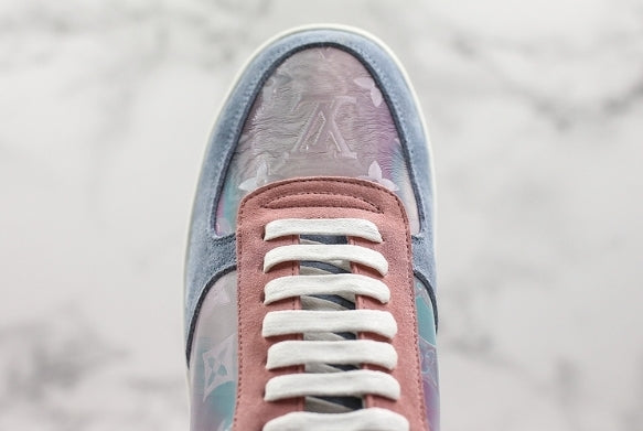 Les sneakers Louis Vuitton Low Femme représentent l’équilibre parfait entre l’élégance emblématique et l’innovation stylistique.