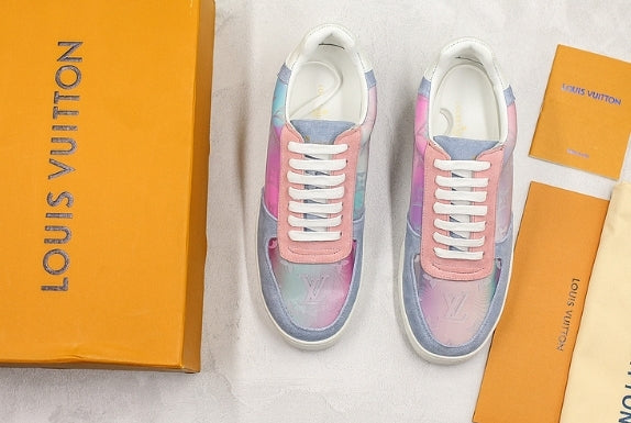 Les sneakers Louis Vuitton Low Femme représentent l’équilibre parfait entre l’élégance emblématique et l’innovation stylistique.
